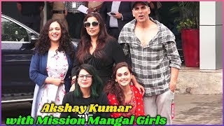 Akshay Kumar with His Mission Mangal Girls
