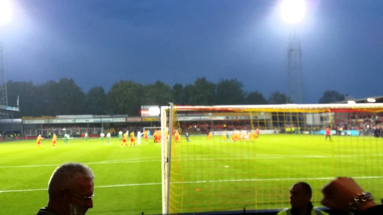 Go Ahead Eagles V.s. Feyenoord B-side Sfeer 2013 - YouTube