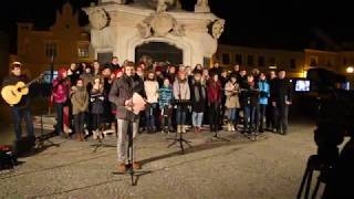 17.11.2018 Uherské Hradiště. Sbor Viva la Musica Gymnázia UH zpívá Ringo Ding a Gaudeamus Igitur