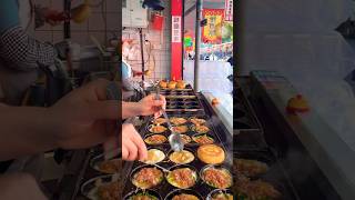 Chinese egg burger with tenderloin, super delicious, the most popular street food in China