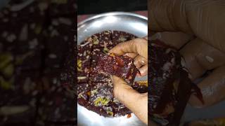 ಆರೋಗ್ಯಕರವಾದ ಬೀಟ್ರೂಟ್ ಬರ್ಫಿ  ತಯಾರಿಸುವ ವಿಧಾನ/  Preparation  Healthy  Beetroot  barfi.#recipe #shorts