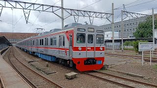 Tokyu 8518 Jadi kinclong. Kumpulan KRL Di Stasiun Jakarta kota.