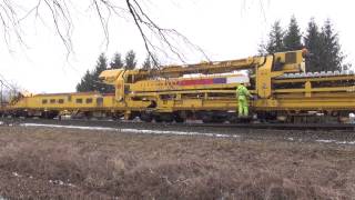 Strukton Rail Matisa P95 Nieuwe Dwarsliggers Leggen Aan De Parallelweg Hoogezand-Sappemeer