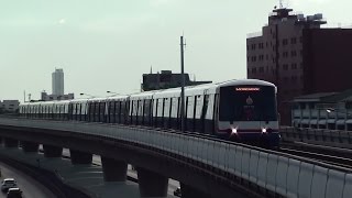 バンコクBTS シーロム線 6両編成　ウォンウェンヤイ駅入線 / Bangkok BTS Silom Line 6 car train arrives at Wongwian Yai