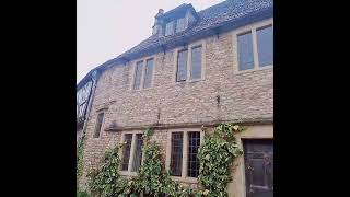 Beautiful cottages in castle combe in cotswold !!