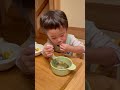 ごはんのおいしさを過剰に表現する2歳児 shorts