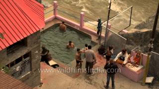 Tapt kund - Himalayan hot water sulphur spring at Badrinath