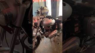 Old model ⚙️🛢️…#bullet #royalenfield #trendingshorts #viral #shortsvideo