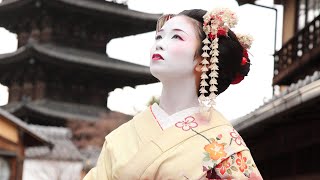 🇯🇵 美しい舞妓、京都の芸者  Maiko-san, Maiko, Geisha in Kyoto, more beautiful than Disney, Hello Kitty dolls