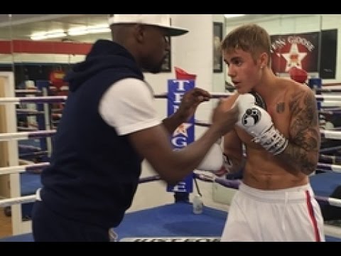 Justin Bieber Goes Topless, Works Up A Sweat In The Boxing Ring 