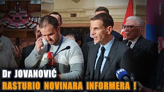 Skupština: Miloš Jovanović očitao bukvicu novinaru Informera - rasturio ga za sve pare!