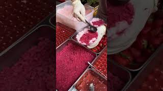 草莓挖挖冰淇淋 Strawberry ice cream #shorts #streetfood #chinastreetfood