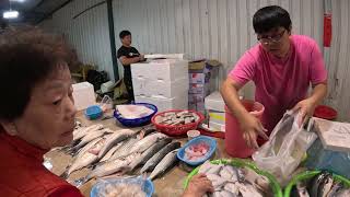 大甩賣 中彰海王子 竹東市場  Amazing seafood auction, seafood hawking, 9