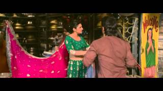 Parineeti chopra navel in shuddh desi Romance