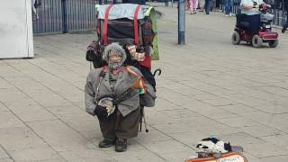 Yarmouth town center Street entertainment