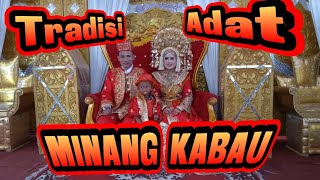 BEGINILAH TRADISI ADAT MINANGKABAU..MANYERAK BAREH KUNIANG (Menaburi beras kuning)