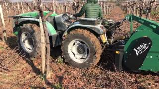 Ferrari Thor RS - Sterzata in vigneto con doppio Freno - Divincenzo Tractors