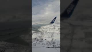 富山空港を離陸🛫すると白い雪の大地を横切り直ぐに富山湾に出ます。ココにはオオグチボヤが、居るはず🍀