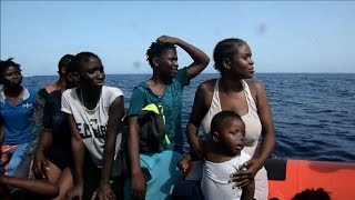 Méditerranée: des migrants morts à bord d'un canot surchargé