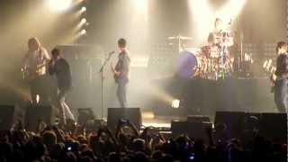 Arctic Monkeys/ Miles Kane - Little Illusion Machine (Wirral riddler) -@Paris-Zénith 04/02/2012