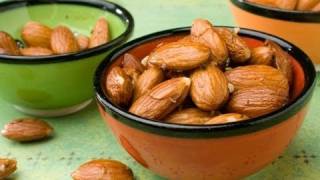 How to Blanch Almonds