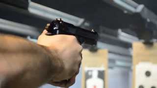 Atirando com a Beretta M9