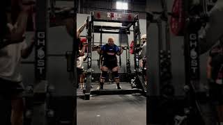 Powerlifter Phillip Herndon Crushes 410-kg (903.9-lb) Raw Squat Unofficial World Record