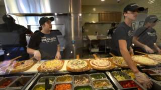 Dot Com Life Vlog - Lunch at Pieology Pizzeria