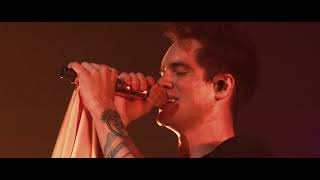 Panic! At The Disco - Girls/Girls/Boys (Live) [from the Death Of A Bachelor Tour]