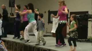 Arrasando by Thalia. Evergreen High School Zumba Demo with Jennifer Shaw