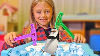 ЧЕЛЛЕНДЖ Не урони Пингвина! Kids Challenge Penguin Trap Game
