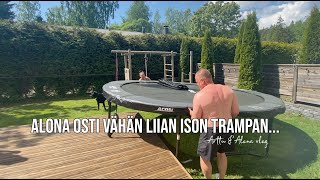 Alona osti vähän liian ison trampoliinin