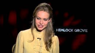 Penelope Mitchell de Hemlock Grove saluda a Revista Ojo