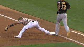PIT@SD: Middlebrooks robs Hart with barehanded play