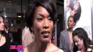 EURTV: MEET THE BROWNS - Angela Bassett