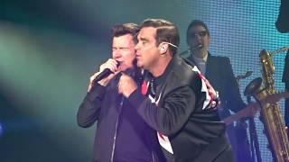 Robbie Williams & Rick Astley  - Never gonna give you up @ Manchester Etihad Stadium, 3-6-2017