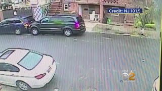 Caught On Camera: Minivan Takes Off After Smashing Into Vehicle In Brooklyn