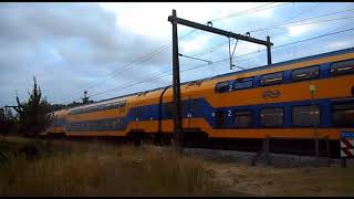 DDZ als InterCity naar Groningen staat stil op de overgang in Nijkerk!!