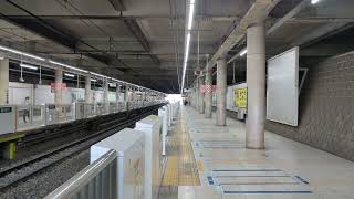 5月1日青葉台駅 東京メトロ半蔵門線8000系 8115F 入線 先に発車してるのは東京メトロ半蔵門線08系 08105F