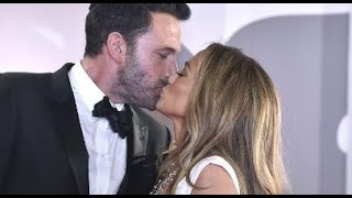 Very emotional Jennifer Lopez and Ben cried at the wedding!