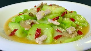 Eat more loofah in autumn, and teach you the home-cooked method of stir-frying pork with loofah,