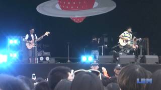 Crowd Lu 卢广仲  (2012 Beijing Strawberry Festival)