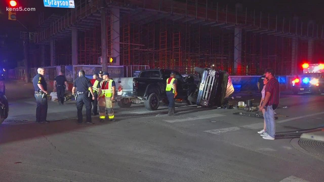 Suspected Drunk Driver Runs Red Lights, T-bones Another Vehicle - YouTube