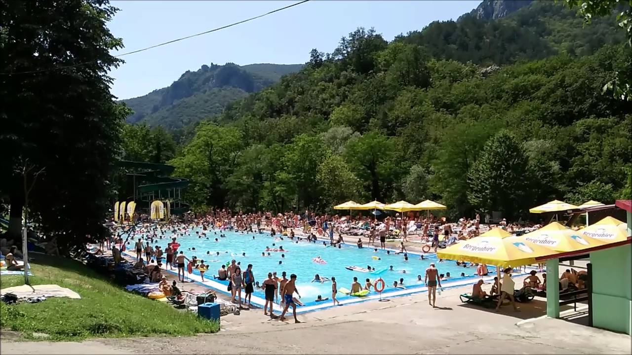 7 Springs Thermal Bath Herculane Romania (Strandul Termal 7 Izvoare ...