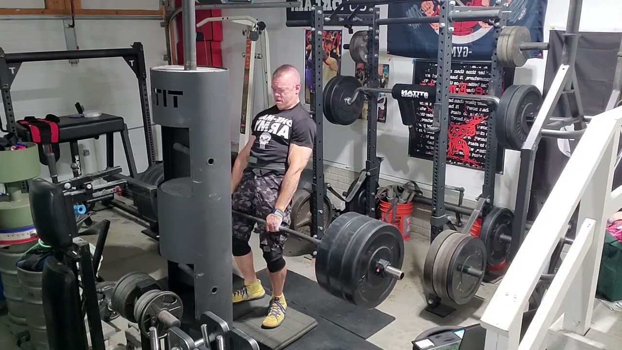 EMOM: 12 Rounds Alternating 315lb Deficit Deadlifts And 205lb Safety ...