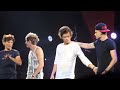 Harry Styles - Throws up on stage, goes missing (#harrystyles #vomiting #stomachache)