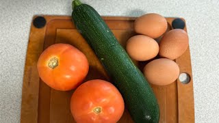 櫛瓜番茄炒蛋～這道營養又下飯。素食。蛋素。Stir-fried tomatoes, zucchini with eggs