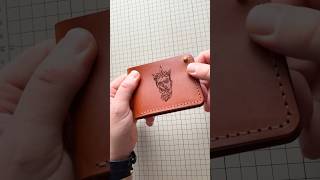 making a wallet in 1 minute#leathercraft #leather #leatherworks #music #handmade  #usa #minnesota