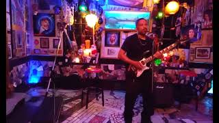 JMT live in venice cafe