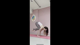 烏鴉式 Bakasana | 手平衡技巧分享 ｜娃娃老師 ｜ Yogi-Vava